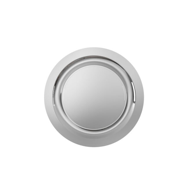 Le miroir EMILY est un ventilateur circulaire moderne avec une finition argentée élégante, idéal pour une utilisation à la maison ou au bureau. Il présente une surface lisse et plate avec un centre légèrement en retrait, sur fond blanc. Meubles Barret Bordeaux